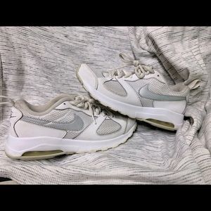 white nike air max muse
